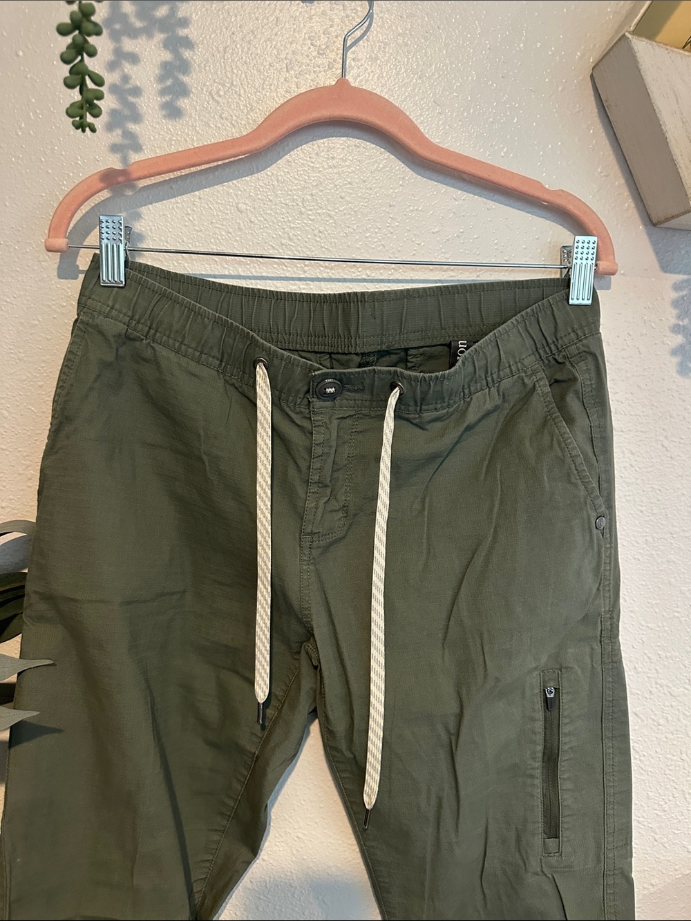 Vuori Olive Green Drawstring Cargo Pants